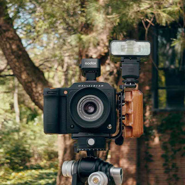 How a Camera Grip Can Solve Photographer Challenges and Enhance Your Photography - iWoodStore