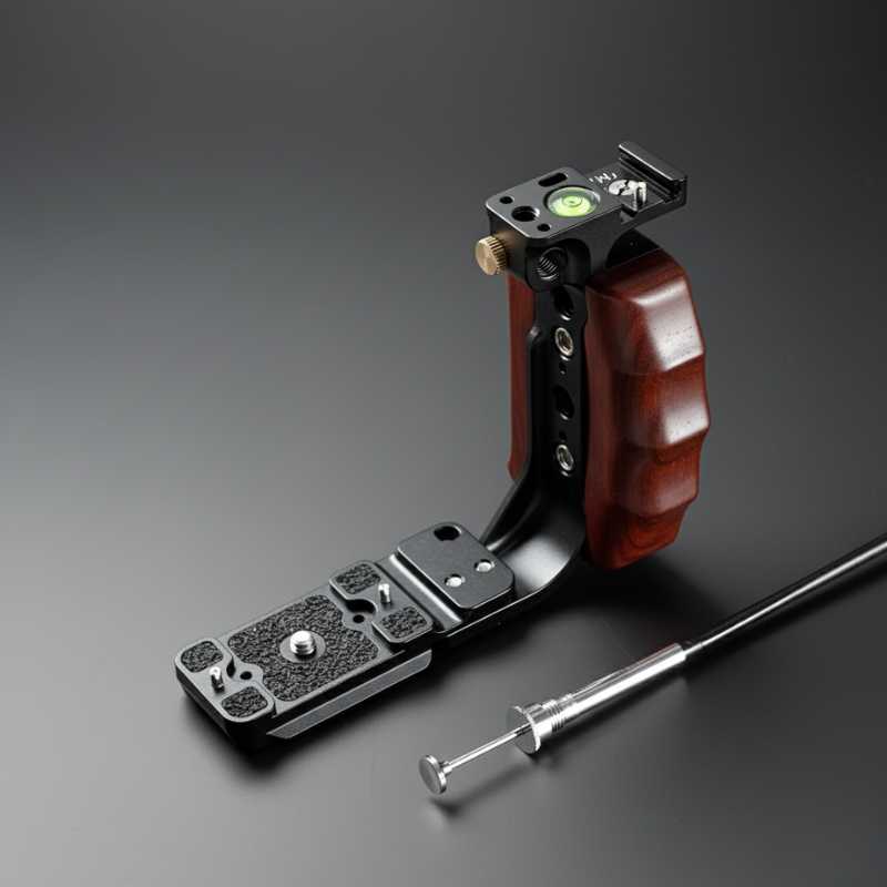 Ergonomic Wood Grip for Mamiya RZ/RB, Hasselblad 203/205 & Contax 645 (Arca-Swiss L-Plate)