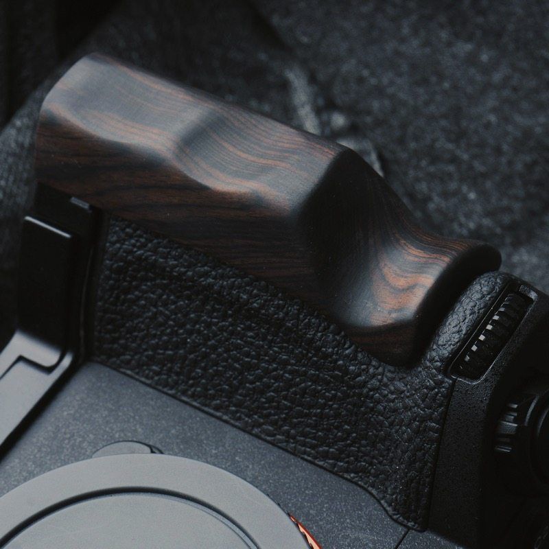 Sony A7M5 Wooden Handgrip | Ergonomic L-Plate & Battery Access | iWoodStore
