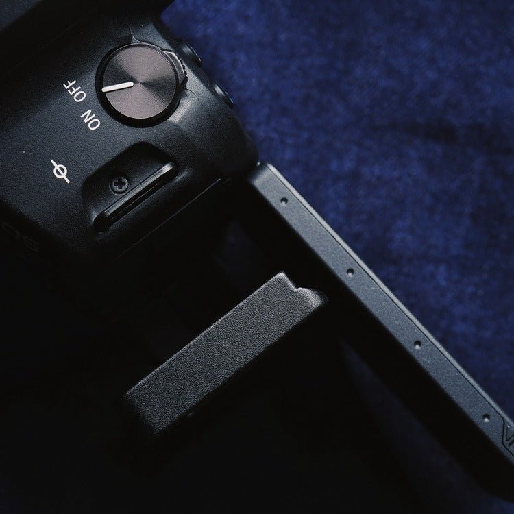 Canon EOS R6 R5 Hand Grip - iWoodStore