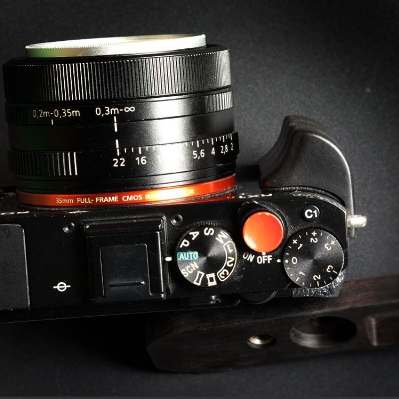 Dark Ebony Hand Grip for Sony RX1R2 - iWoodStore