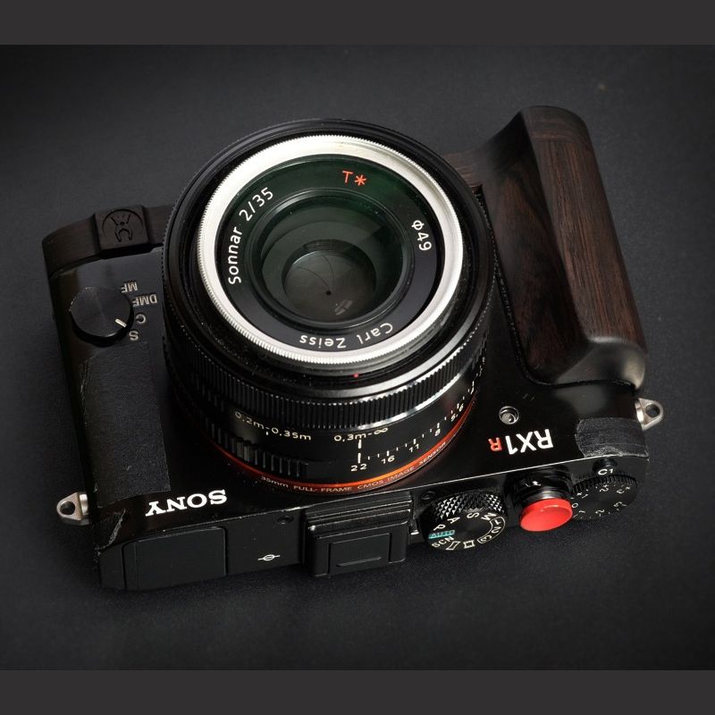 Dark Ebony Hand Grip for Sony RX1R2 - iWoodStore