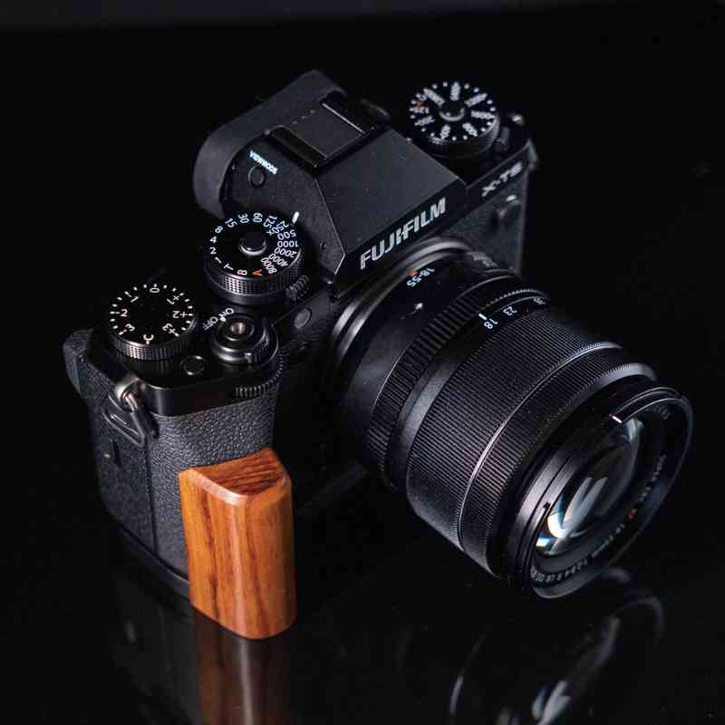 Fuji XT5 Grip Wood YW Design - iWoodStore