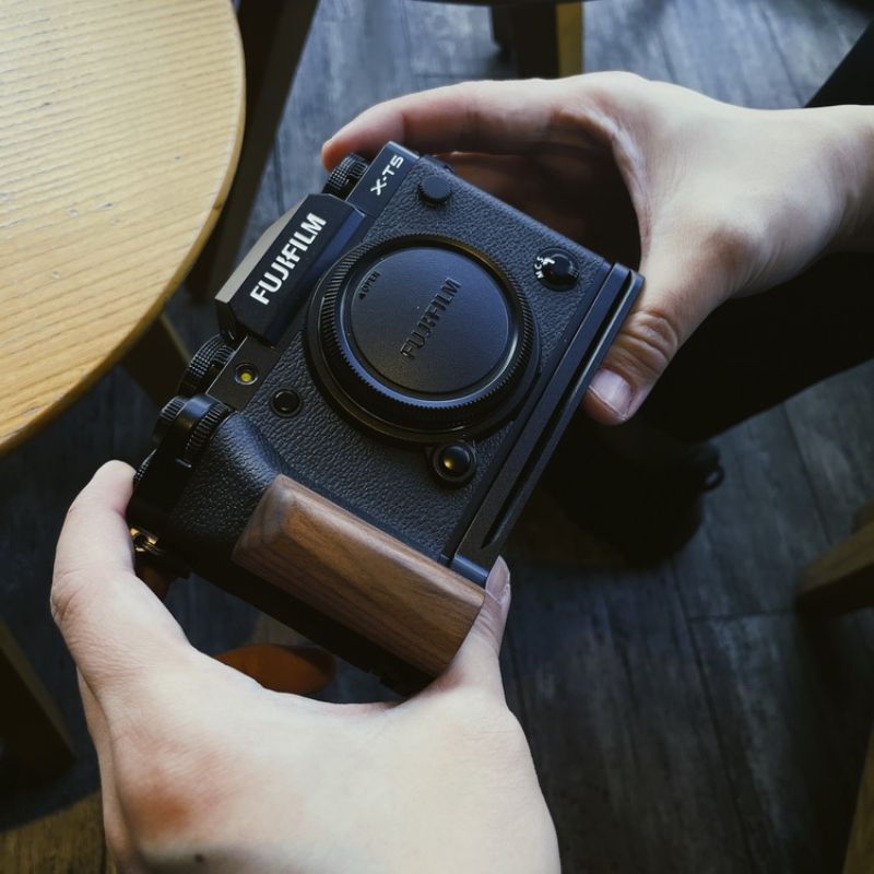 Fujifilm XT5 Grip Wood (X-T5) - iWoodStore