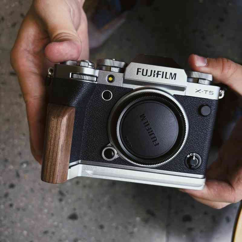 Fujifilm XT5 Grip Wood (X - T5) - iWoodStore