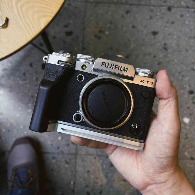 Fujifilm XT5 Grip Wood (X - T5) - iWoodStore