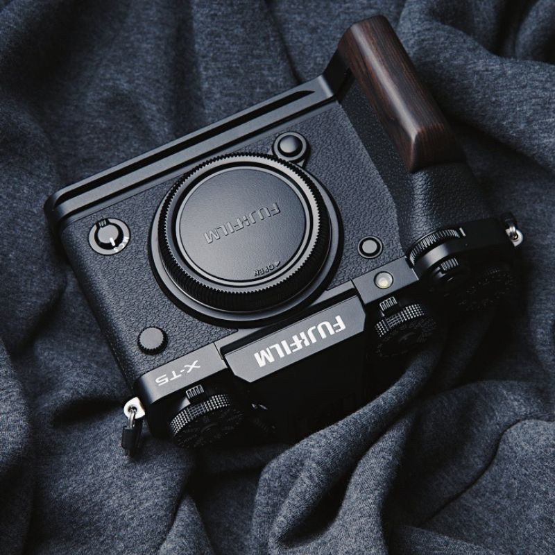 Fujifilm XT5 Grip Wood (X-T5) - iWoodStore