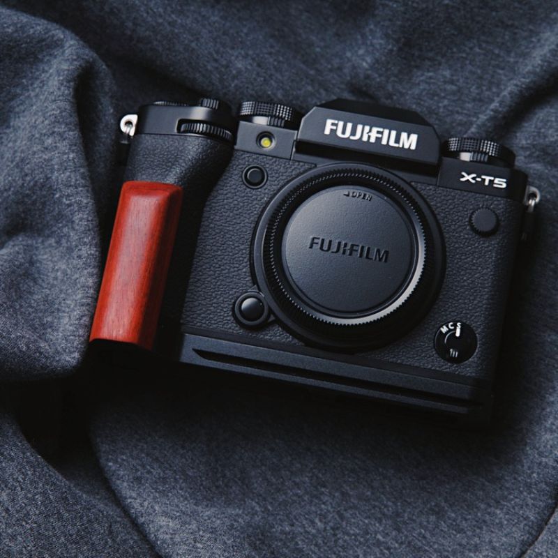 Fujifilm XT5 Grip Wood (X-T5) - iWoodStore