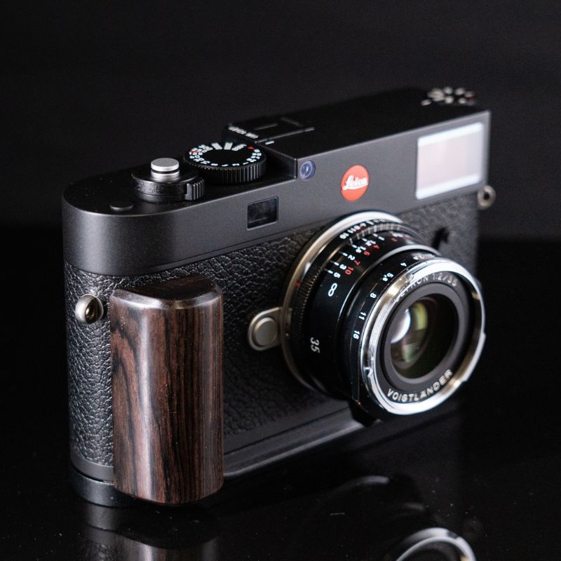 Leica M11 Grip Wood - iWoodStore