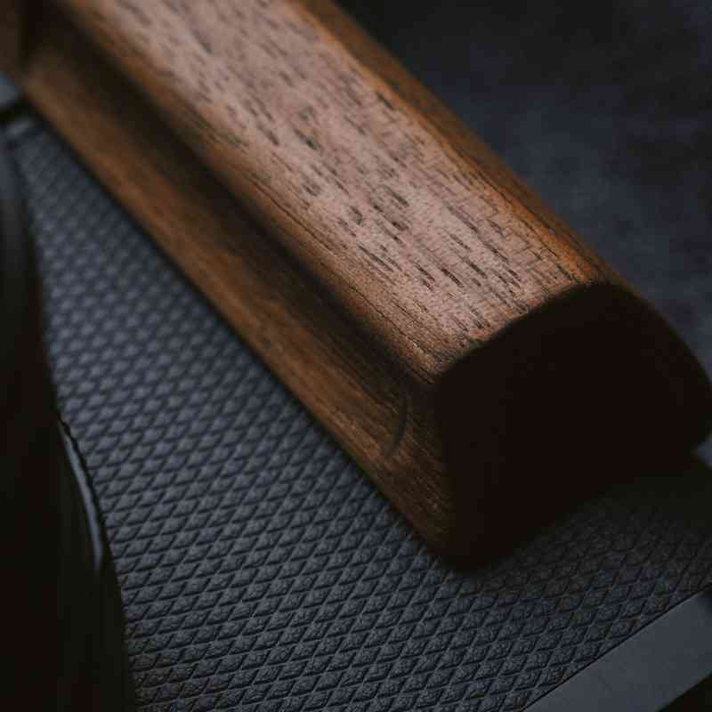 Leica Q3 Grip Wood KC Design - iWoodStore