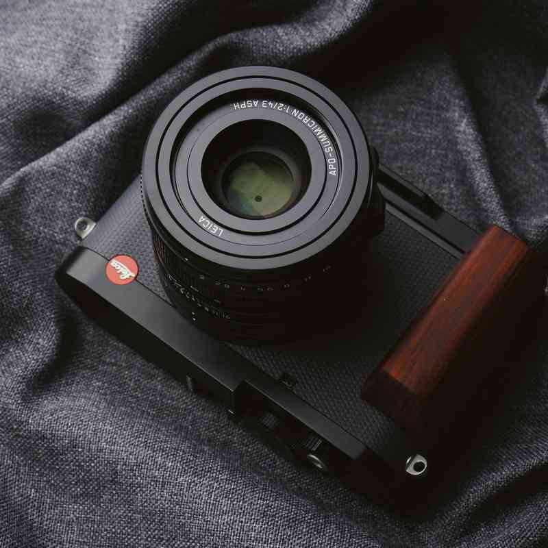 Leica Q3 Grip Wood KC Design - iWoodStore