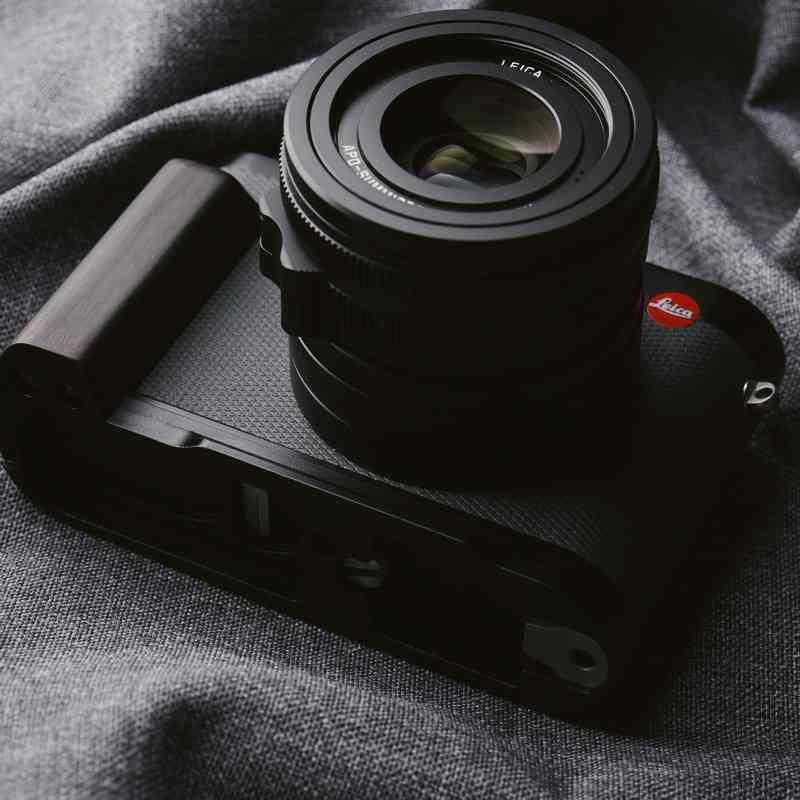 Leica Q3 Grip Wood KC Design - iWoodStore