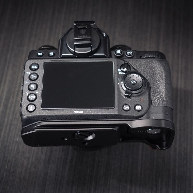Nikon DF Grip YW Design - iWoodStore
