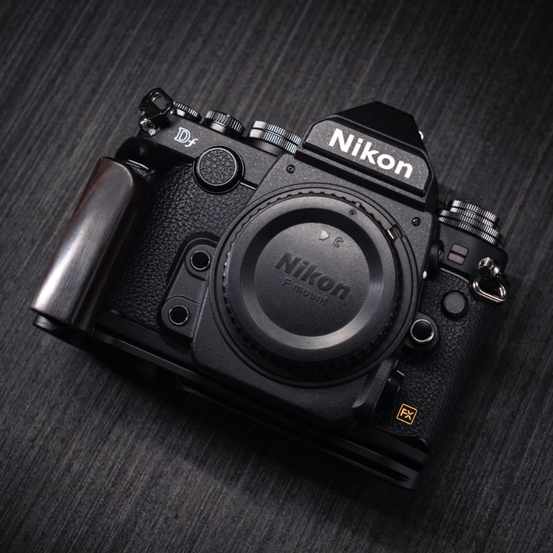 Nikon DF Grip YW Design - iWoodStore