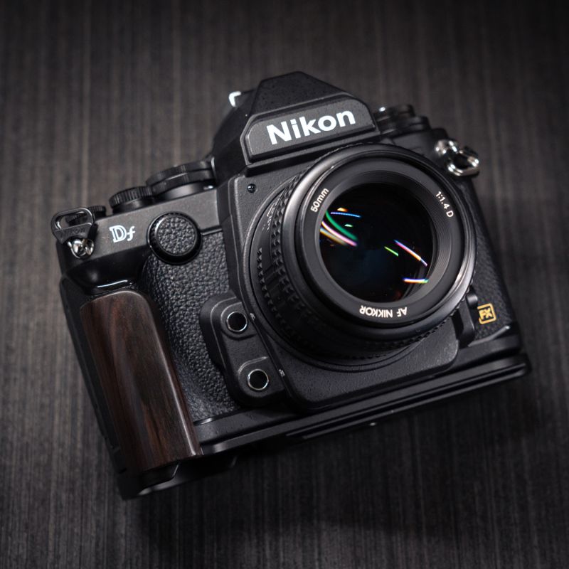 Nikon DF Grip YW Design - iWoodStore