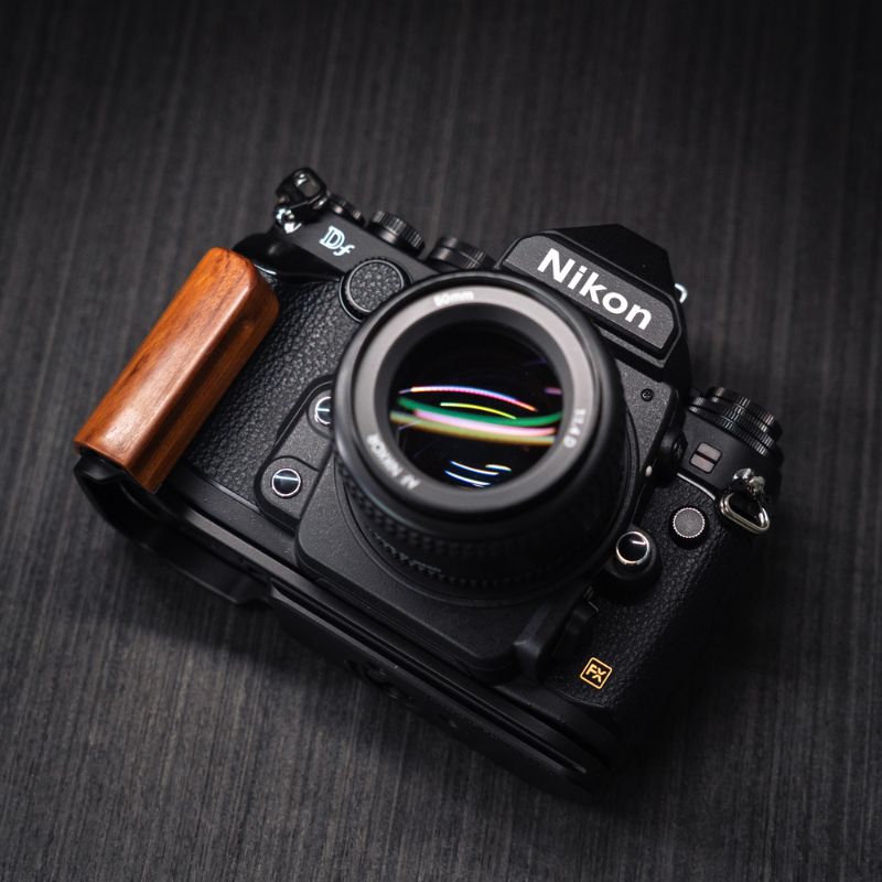 Nikon DF Grip YW Design - iWoodStore