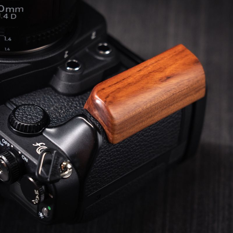 Nikon DF Grip YW Design - iWoodStore