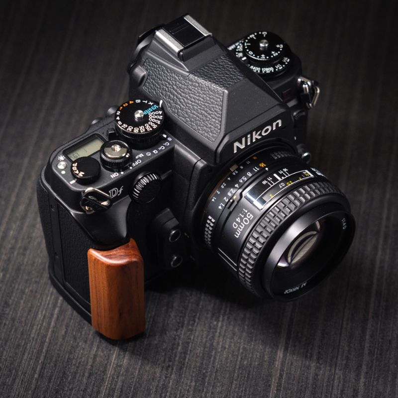 Nikon DF Grip YW Design - iWoodStore