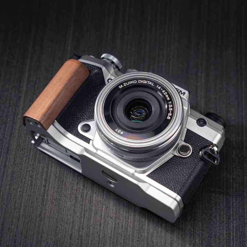 Olympus OM5 Grip Wood YW Design - iWoodStore