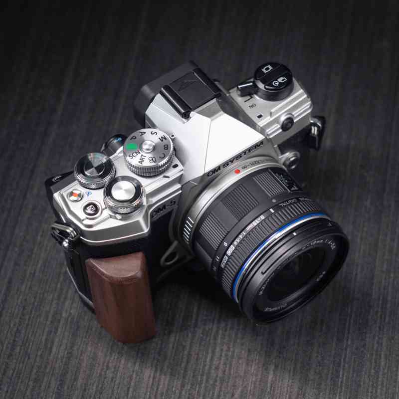 Olympus OM5 Grip Wood YW Design - iWoodStore