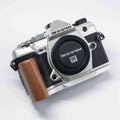 Olympus OM5 Grip Wood YW Design - iWoodStore