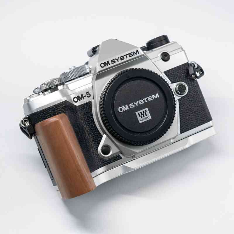 Olympus OM5 Grip Wood YW Design - iWoodStore
