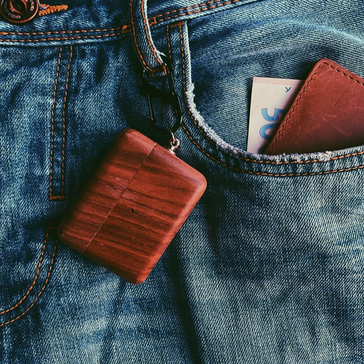 Rosewood Apple AirPods Pro Case with Keychain - iWoodStore