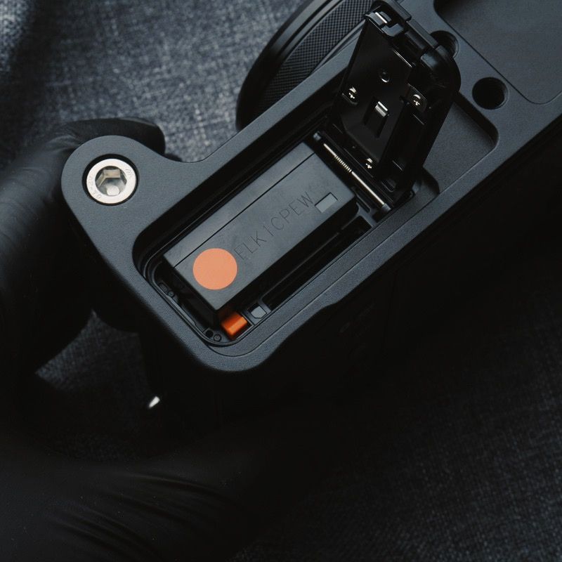Round Fuji X100VI Grip KC Design - iWoodStore