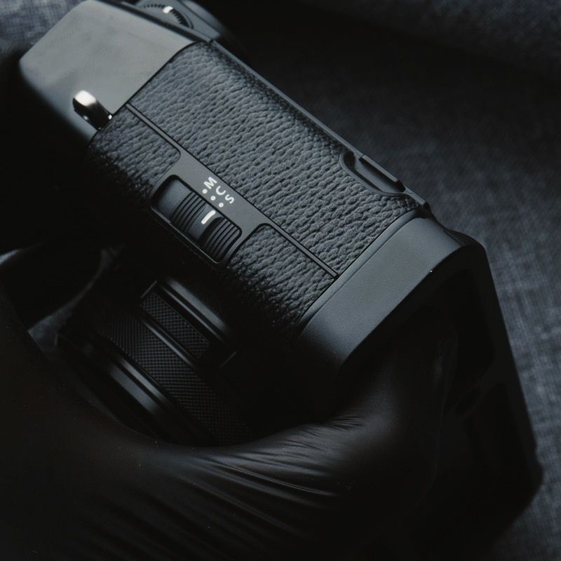 Round Fuji X100VI Grip KC Design - iWoodStore