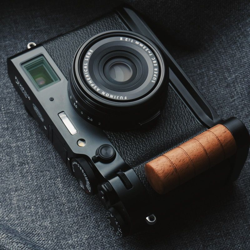 Round Fuji X100VI Grip KC Design - iWoodStore