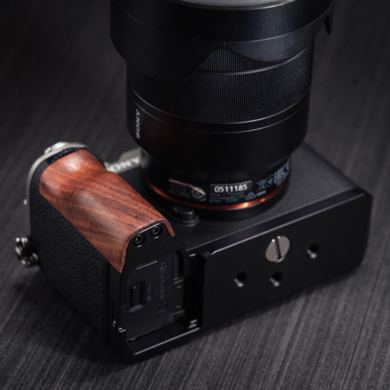 Sony A7C2 A7CR Grip YW Design - iWoodStore