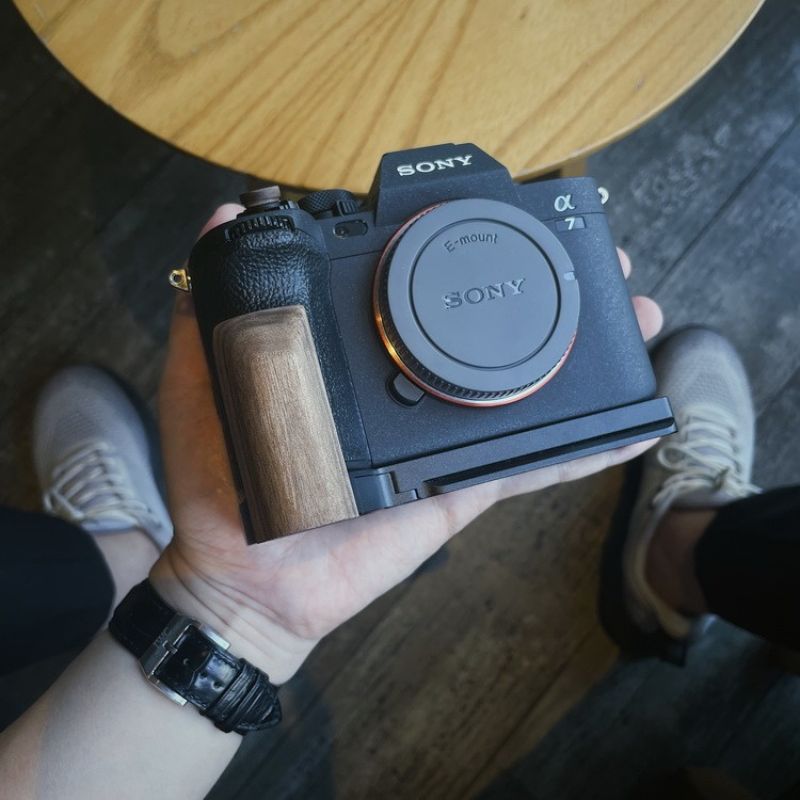 Sony Alpha 7 M4 A7R5 (A7M4) Hand Grip - iWoodStore