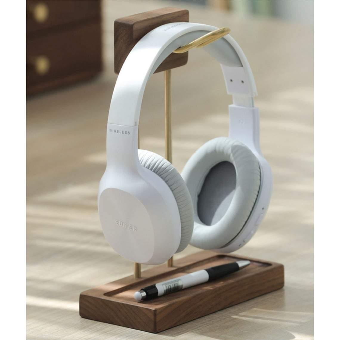 Stylish Earphone Stand with USB Ports - iWoodStore
