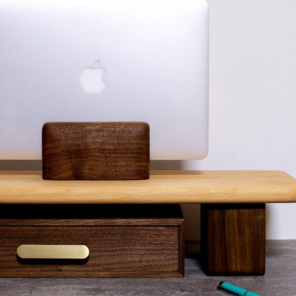 Vertical Laptop Stand for Desk - iWoodStore