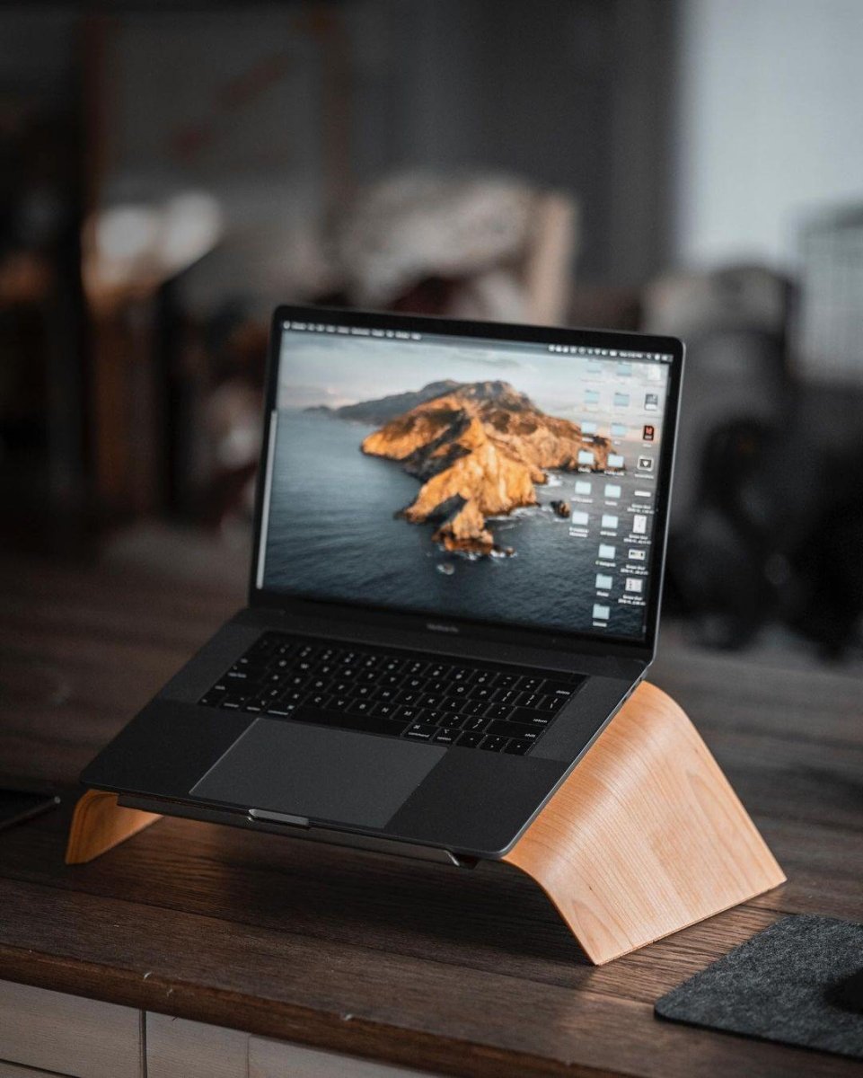 Wooden MacBook Pro Stand - iWoodStore