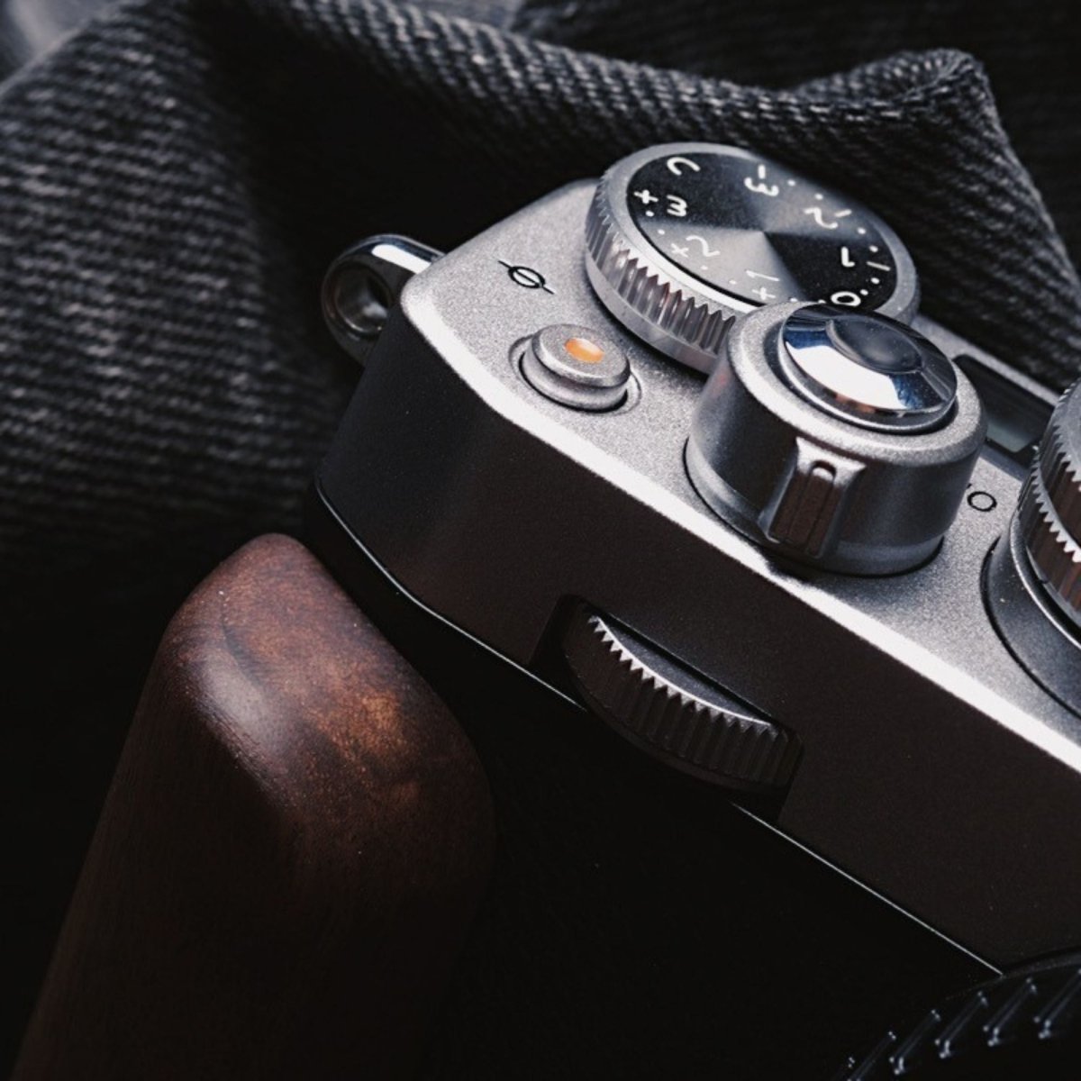 Wooden Nikon Zfc Hand Grip - iWoodStore