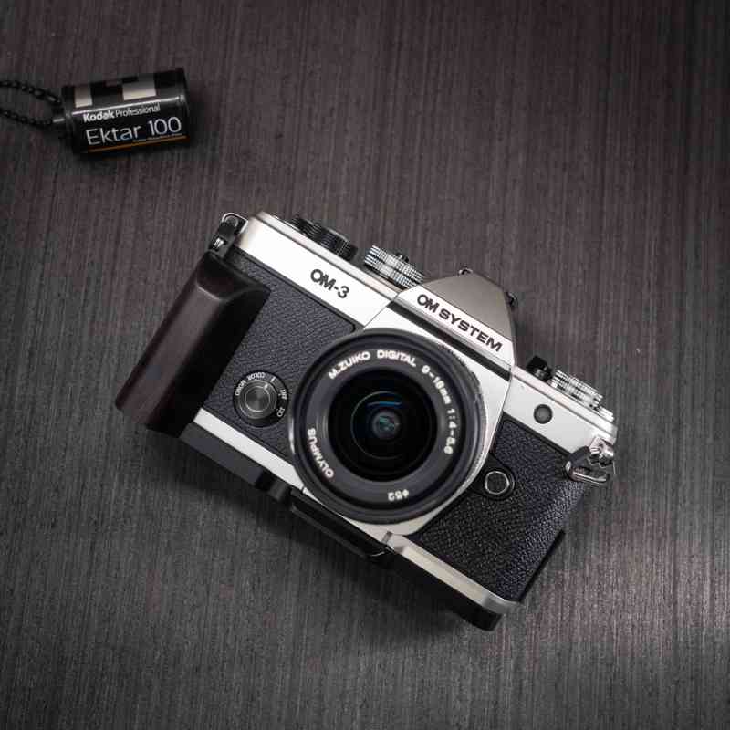 Wooden Olympus OM3 Grip YW Design - iWoodStore