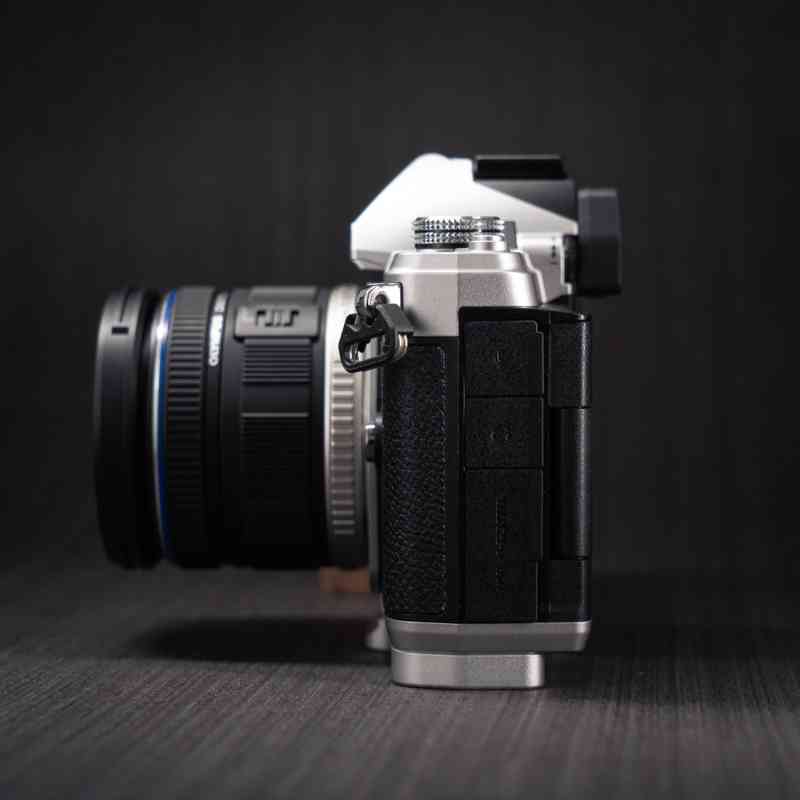 Wooden Olympus OM3 Grip YW Design - iWoodStore