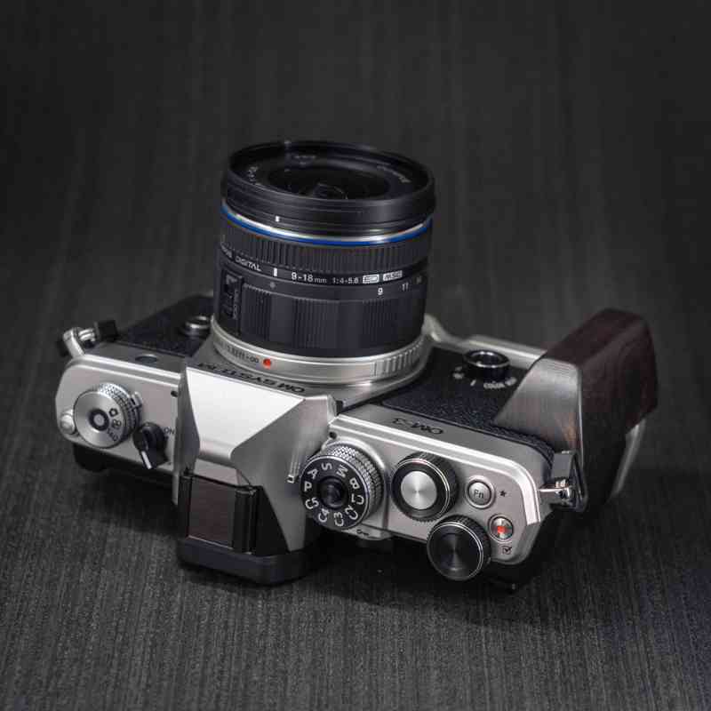 Wooden Olympus OM3 Grip YW Design - iWoodStore